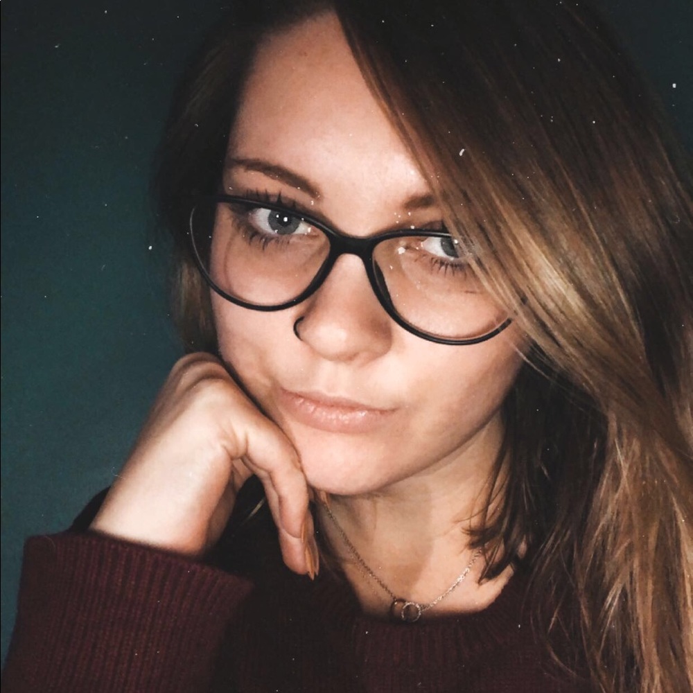 Meet your Posher, Olivia